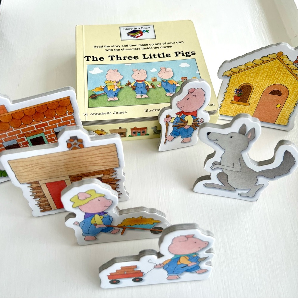 The Three Little Pigs Story in a Box Board Book Stand Up Characters & Houses Toy - Picture 4 of 12